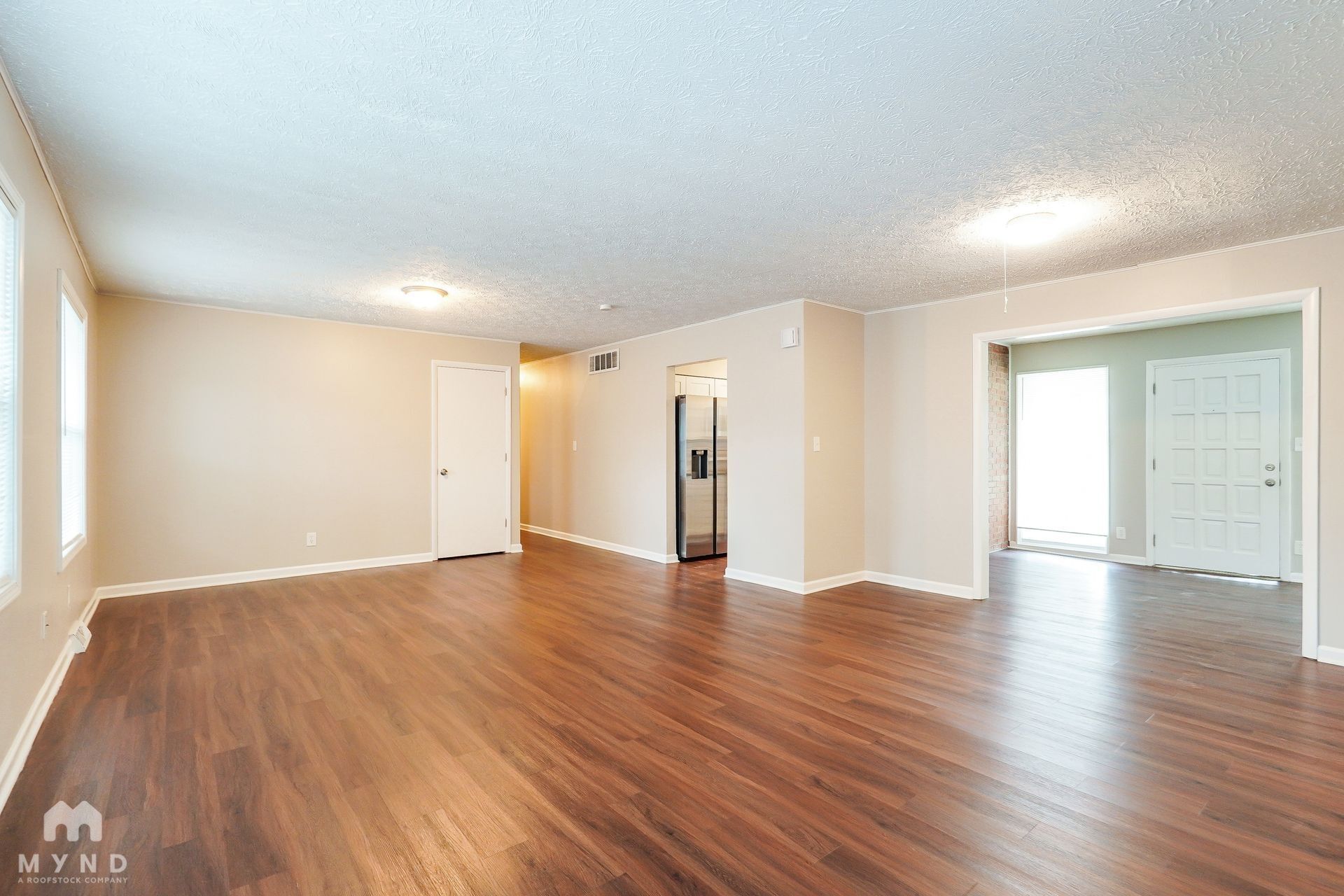 Building Photo - 10 Oakwood Dr