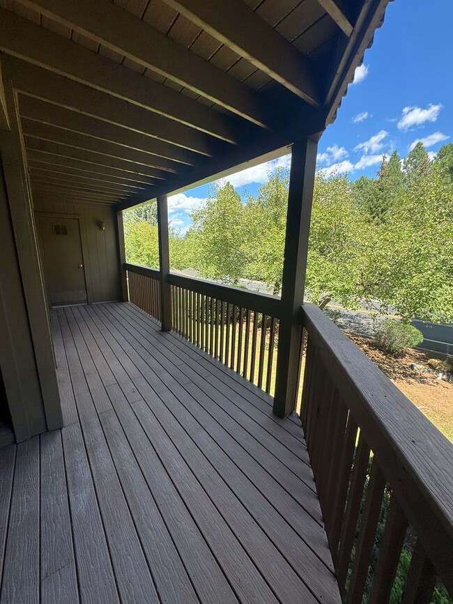 Building Photo - Charming 2BD/2BA Two-Level Condo in Walnut...