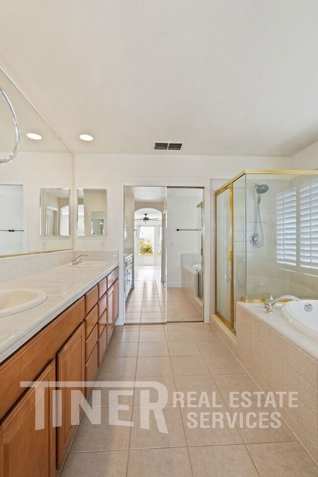 Building Photo - 1397 Haddington Dr