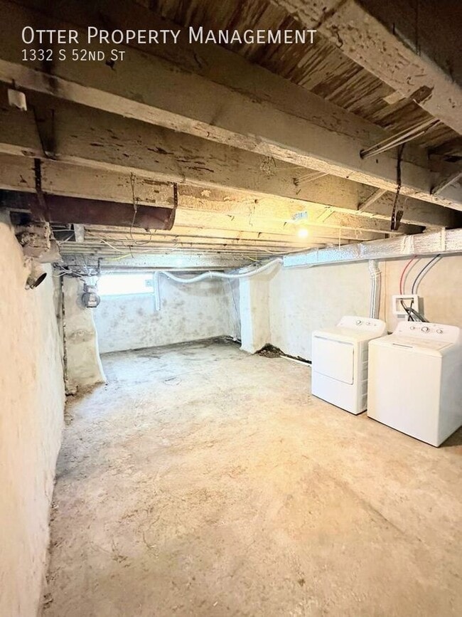 Building Photo - 1332 S 52nd St