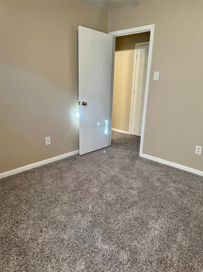 Building Photo - 5626 Tidewater Dr