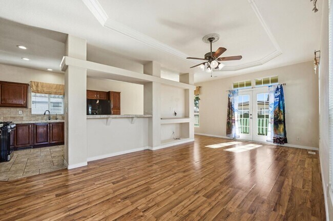 Building Photo - 2700 E Valley Pkwy