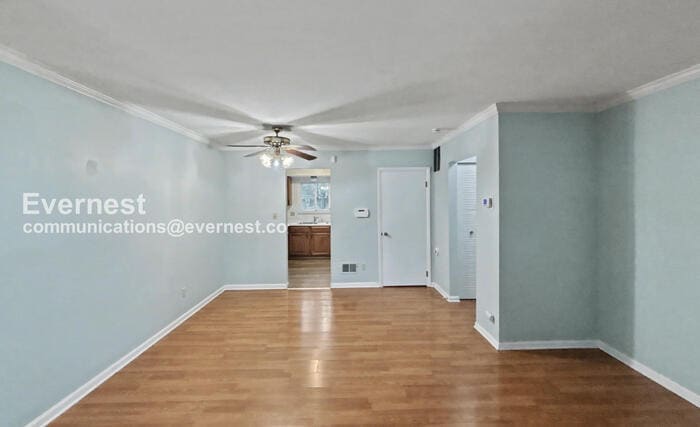 Building Photo - 2324 Woodbrook Cir N