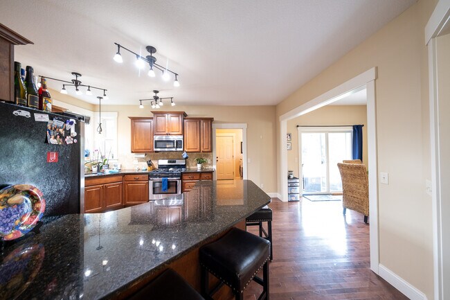 Building Photo - 15615 Dunberry Way