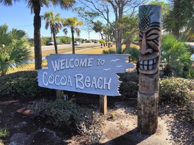 Building Photo - Villa Vista Condo  Available May 1st