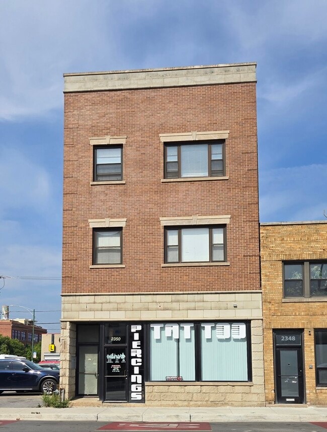 Primary Photo - 2350 W Grand Ave
