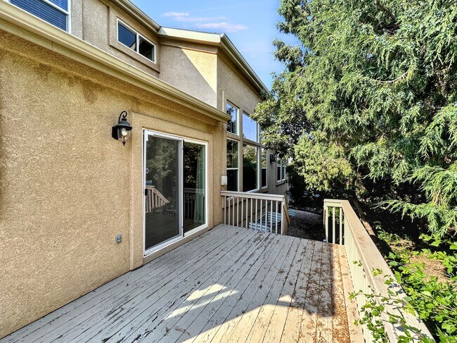 Building Photo - 4653 Bethany Ct