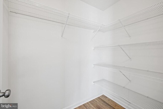 Building Photo - 2059 Clinton Ave