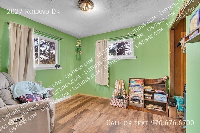 Building Photo - 2027 Roland Dr