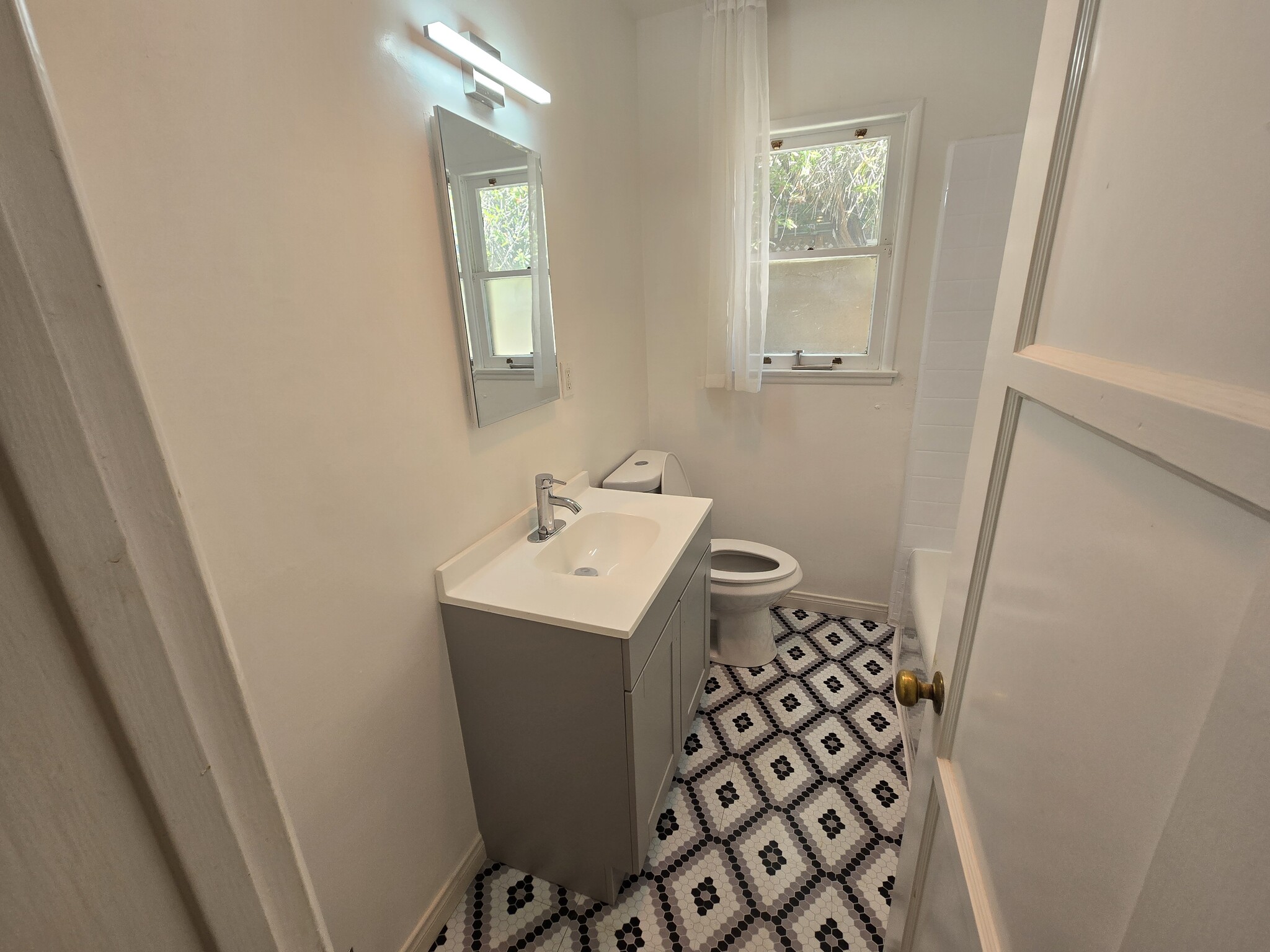 Building Photo - 12914 Rose Ave