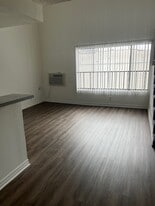Building Photo - 2928 Leeward Ave