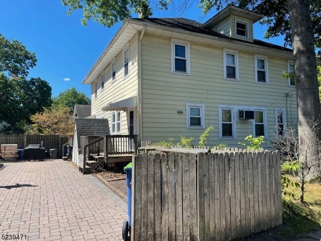 Building Photo - 184 N Bridge St