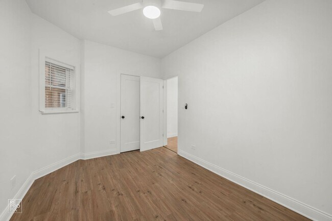 Building Photo - Spacious 4-Bedroom, 2-Bath in Edgewater — Sun-Filled, Stylish, and Pet-Friendly with In-Unit Laun...