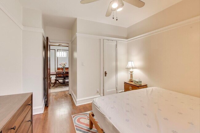 Building Photo - 3755 N Pine Grove Ave