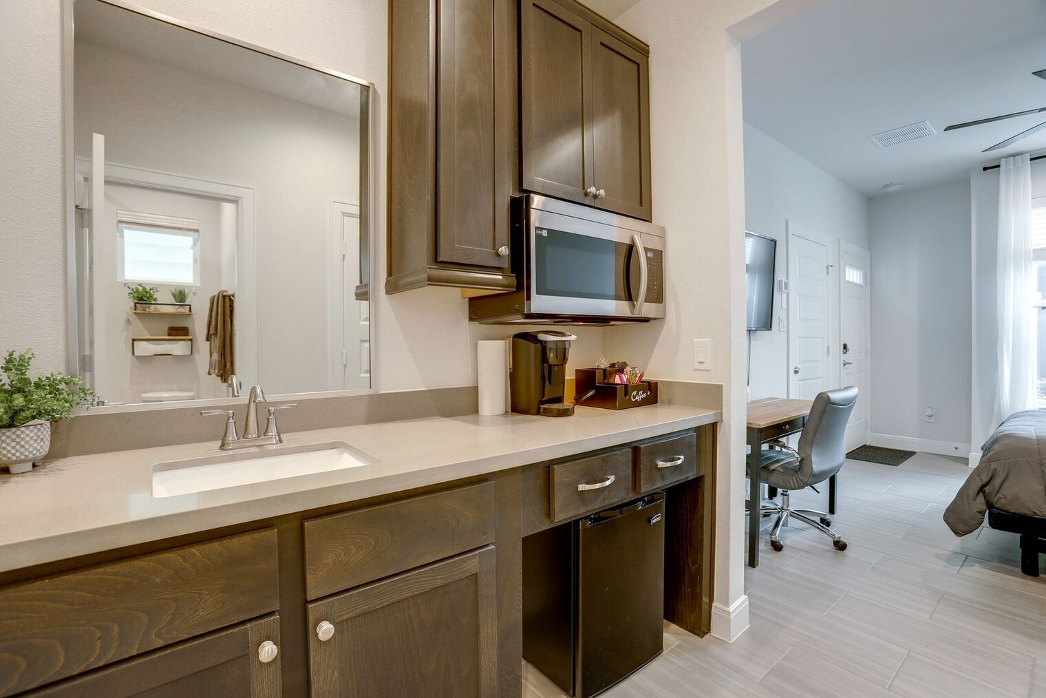 Building Photo - 2716 Grand Fountains Dr