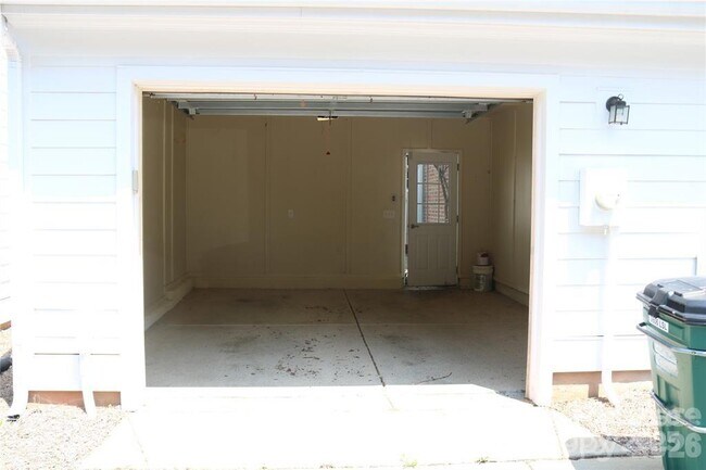 Building Photo - 9806 Longstone Ln