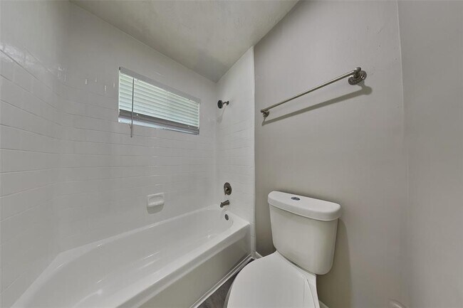 Building Photo - 16322 Jast Dr