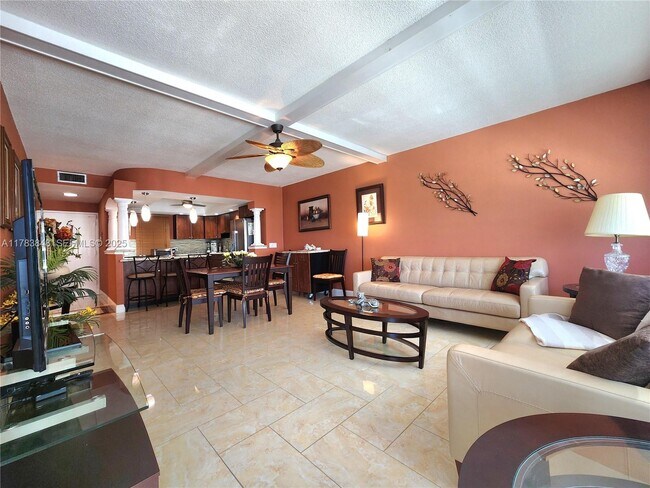 Building Photo - 3505 S Ocean Dr