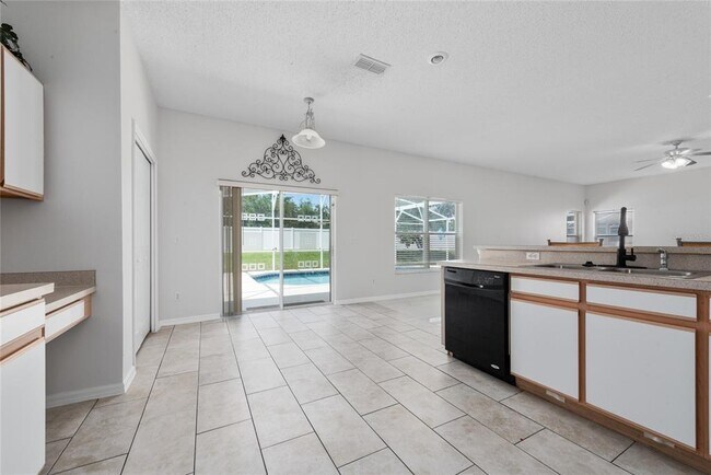 Building Photo - 746 Lockbreeze Dr