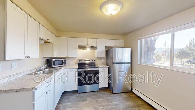 Building Photo - 335 Ruskin Dr