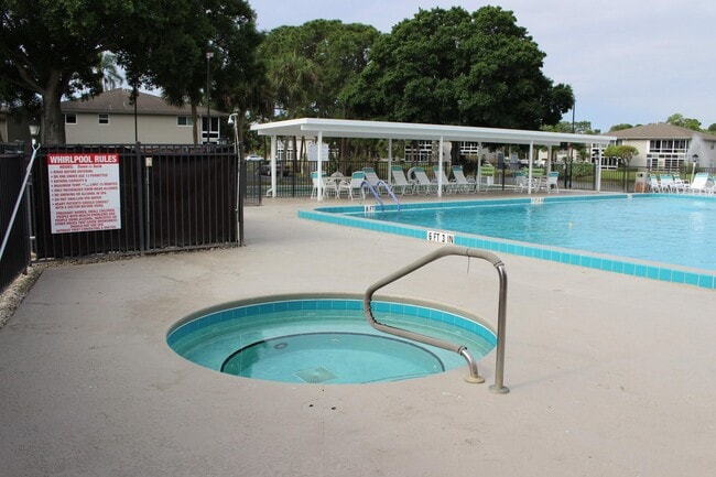 Building Photo - 30 Lake Vista Trail