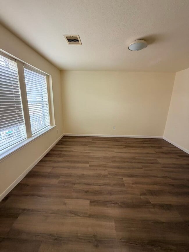 Building Photo - 8006 Singing Sonnet Ln