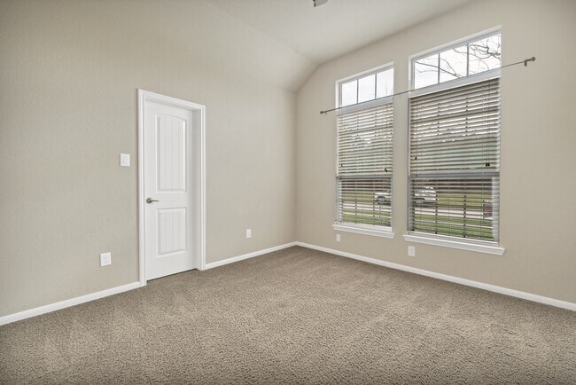 Building Photo - 107 Autumn Forest Ln