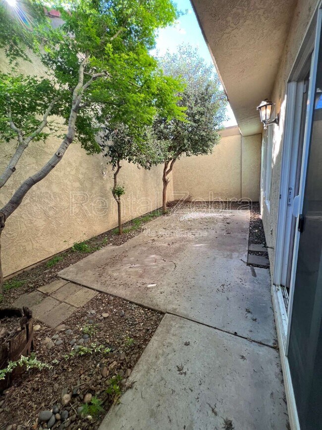 Building Photo - 3616 Cherryglen Way