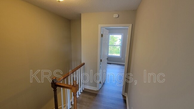 Building Photo - 5059 Avenida Del Sol Dr