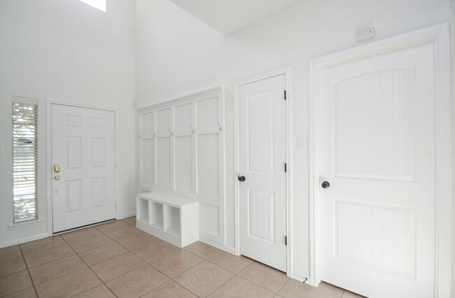 Building Photo - 8906 Hostler Dr