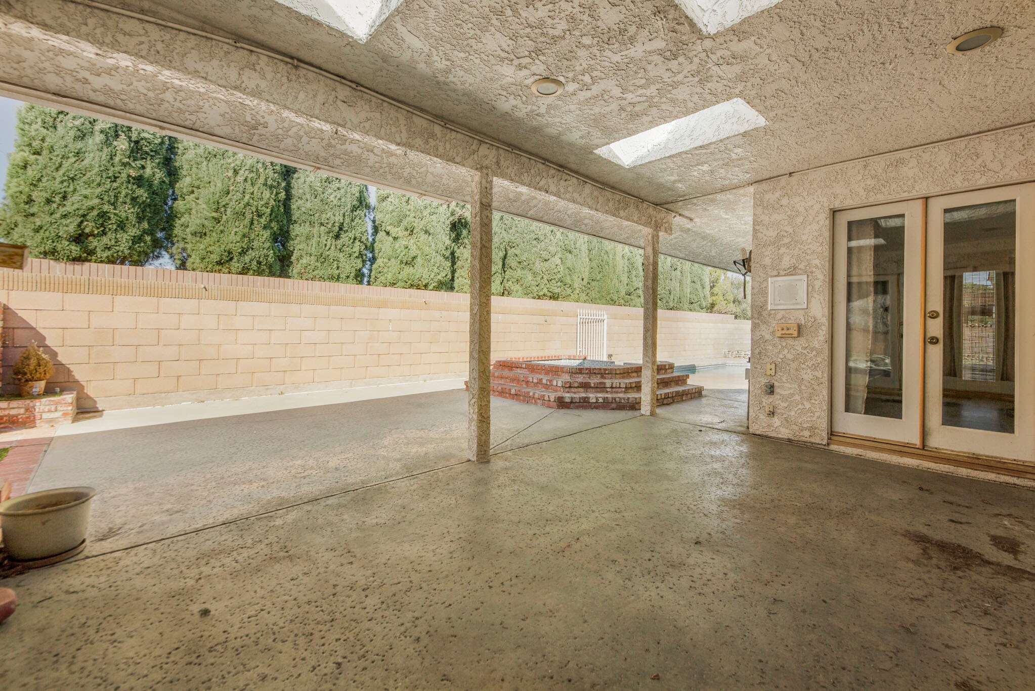 Building Photo - 2503 Brentwood Dr