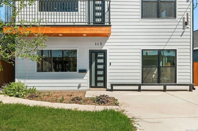 Building Photo - 117 Carle Ave