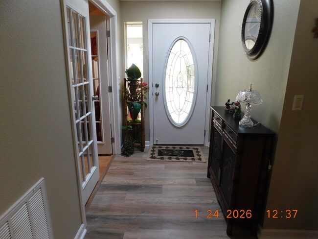 Building Photo - 414 Sioux Blvd