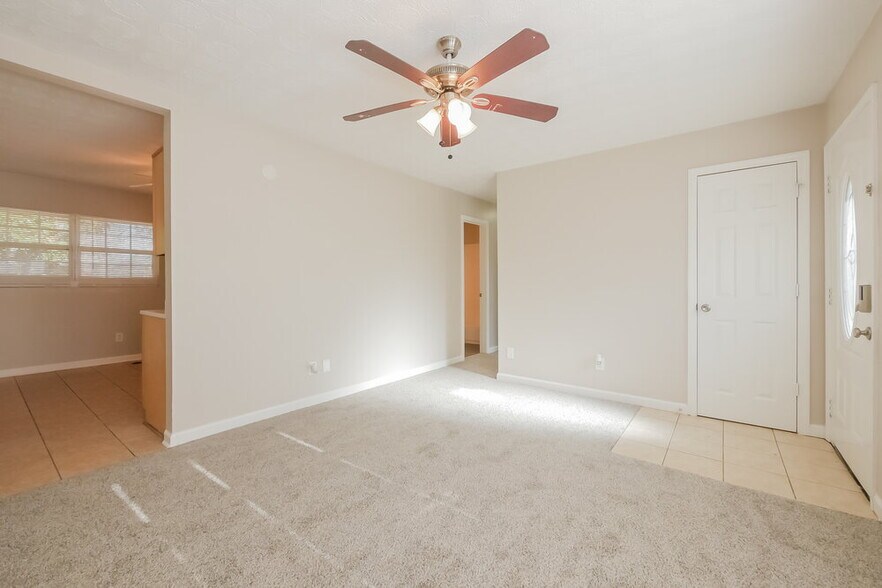 Building Photo - 8872 Channing Dr