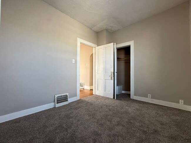 Building Photo - Charming 2 Bedroom Home with Garage on Corner Lot