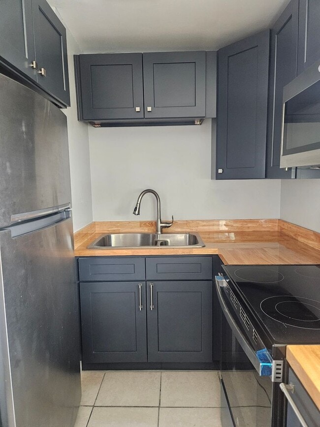 Building Photo - 3 bedroom 2 bath home