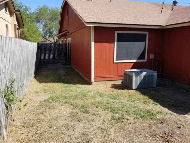 Building Photo - 16337 Edgemere Dr