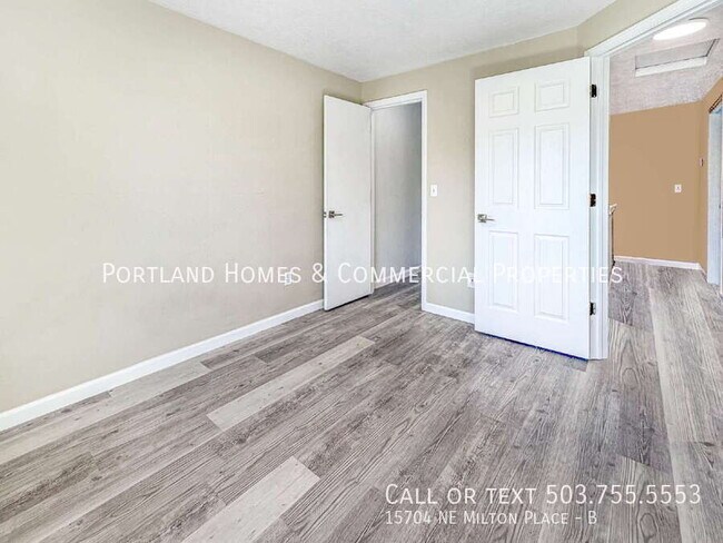 Building Photo - 15704 NE Milton Pl