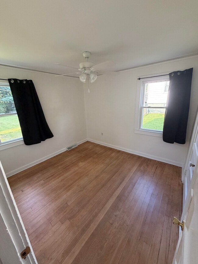 Building Photo - 202 Mayfield Dr