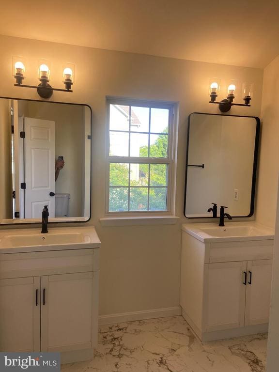 Building Photo - 42888 Golf View Dr