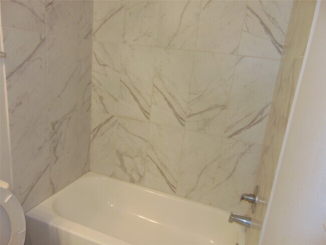 Building Photo - 24978 Tidmor Ln