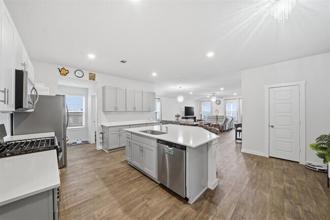 Building Photo - 318 Merriman Rd