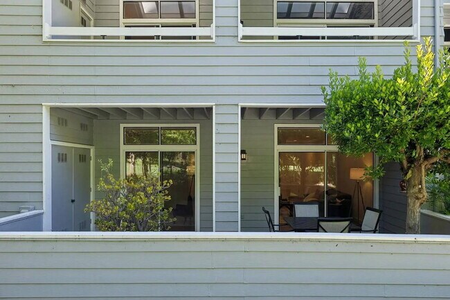 Building Photo - Stylish Golf Course Condo in North San Jose