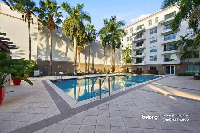 Building Photo - 2421 NE 65th St