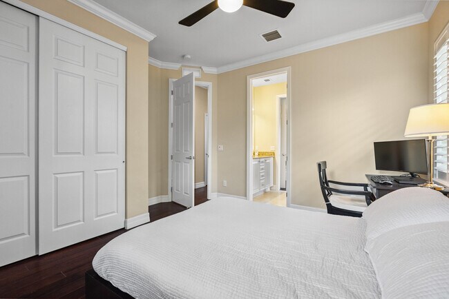 Building Photo - 2815 Sunbury Dr