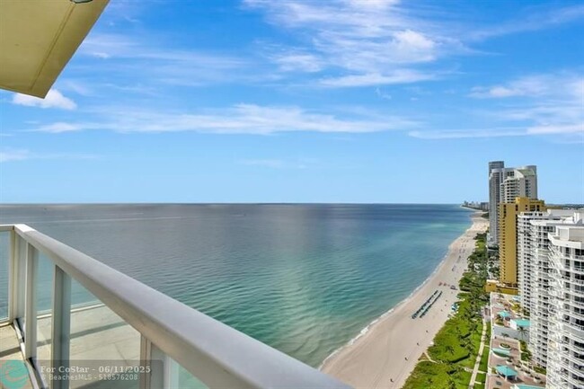 Building Photo - 16699 Collins Ave