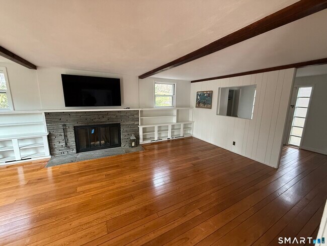 Building Photo - 5 Little Brook Rd