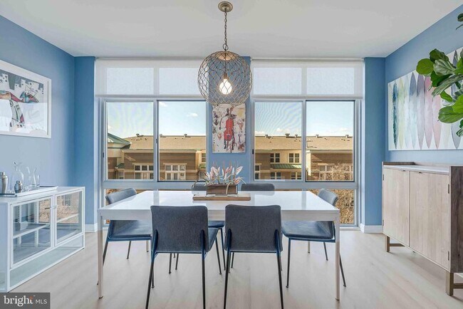 Building Photo - 11990 Market St