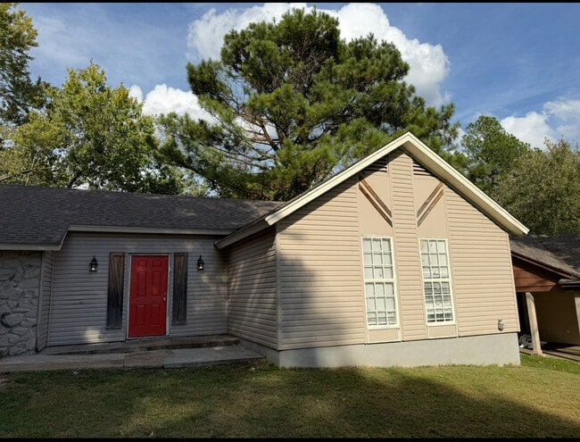 Building Photo - 5096 Breckenwood Dr