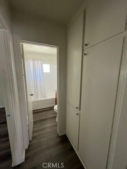 Building Photo - 685 E Vista Chino